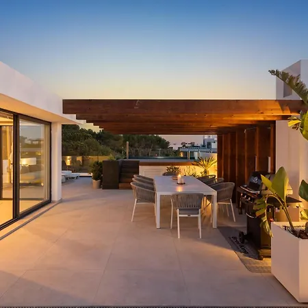 Dunes Penthouse - Brand New, Splendid Rooftop, Pool & Sea View Lägenhet *