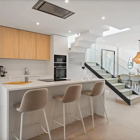 Dunes Penthouse - Brand New, Splendid Rooftop, Pool & Sea View Lägenhet *