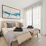 Dunes Penthouse - Brand New, Splendid Rooftop, Pool & Sea View Μαρμπέλλα