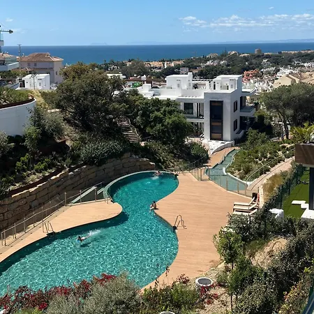 Dunes Penthouse - Brand New, Splendid Rooftop, Pool & Sea View * マルベーリャ