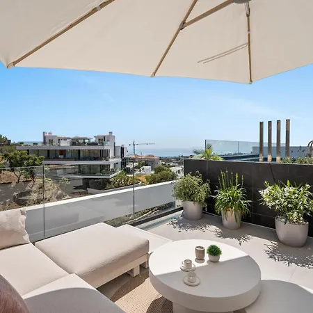 Dunes Penthouse - Brand New, Splendid Rooftop, Pool & Sea View * マルベーリャ
