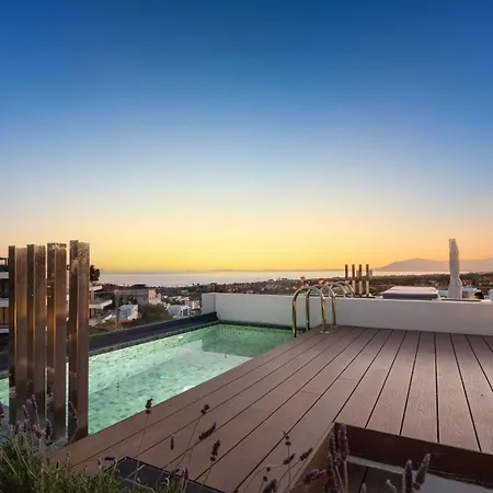 Dunes Penthouse - Brand New, Splendid Rooftop, Pool & Sea View アパート