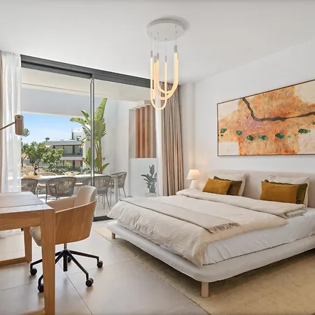Dunes Penthouse - Brand New, Splendid Rooftop, Pool & Sea View * マルベーリャ