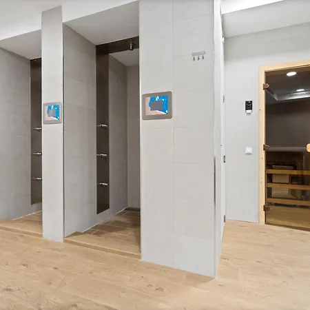 Dunes Penthouse - Brand New, Splendid Rooftop, Pool & Sea View マルベーリャ