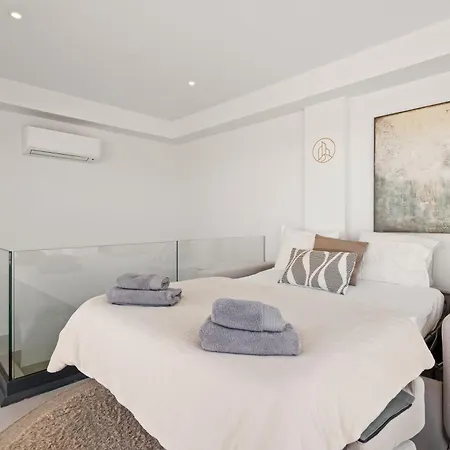 Dunes Penthouse - Brand New, Splendid Rooftop, Pool & Sea View 马尔韦利亚